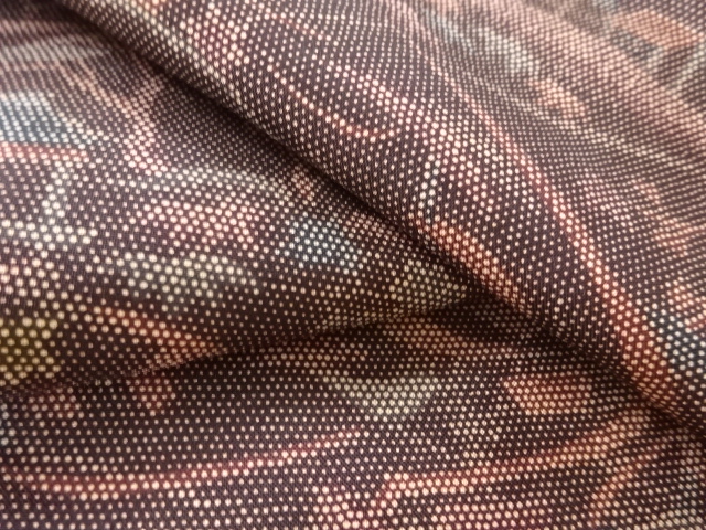  未使用品　家屋風景模様本場大島紬着物(染)